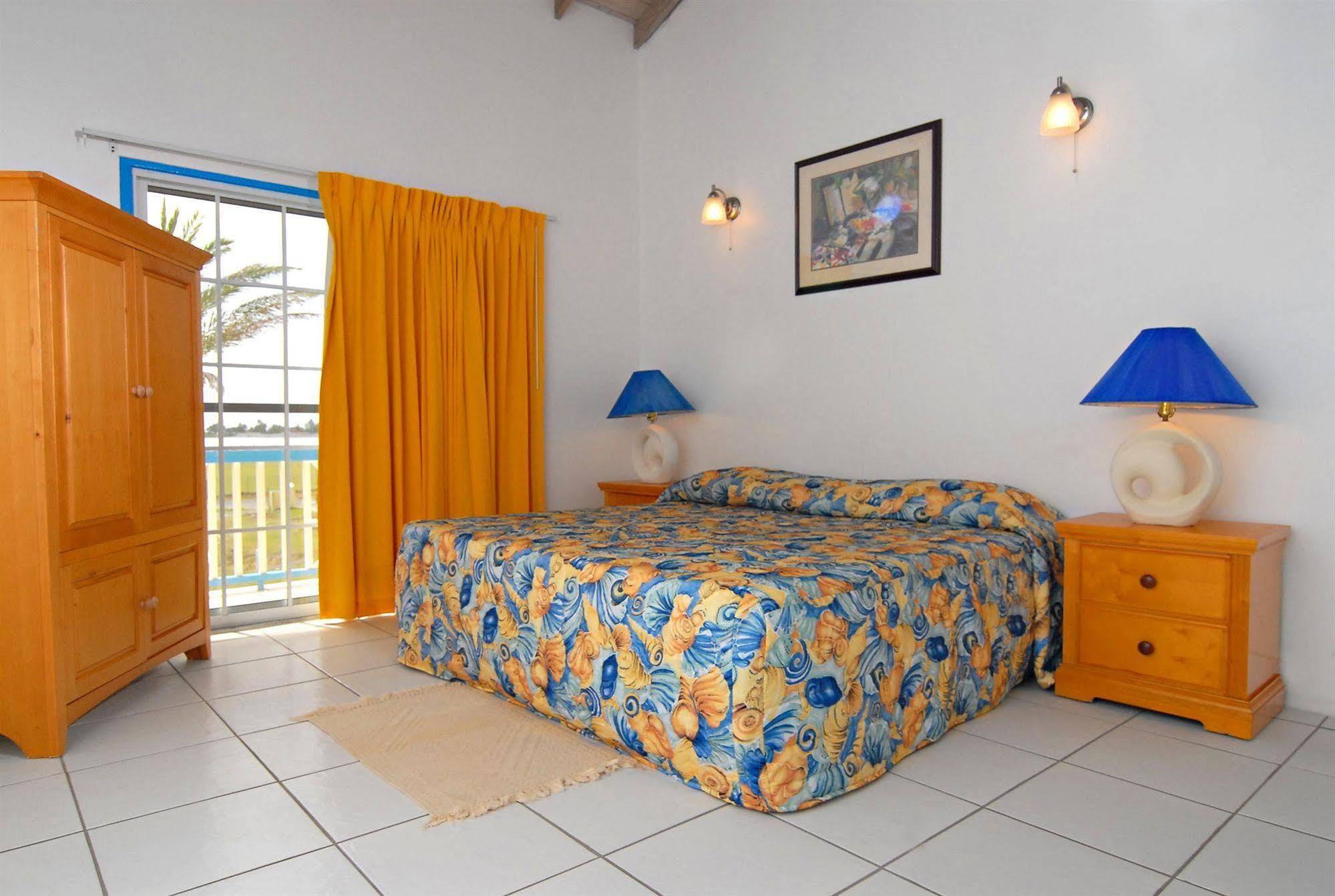 Anchorage Inn Dickenson Bay Dış mekan fotoğraf