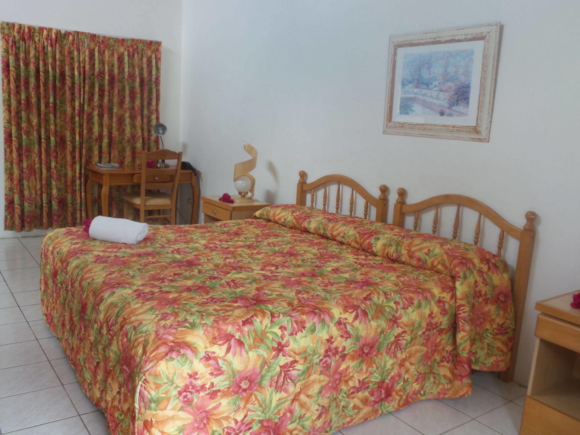 Anchorage Inn Dickenson Bay Dış mekan fotoğraf