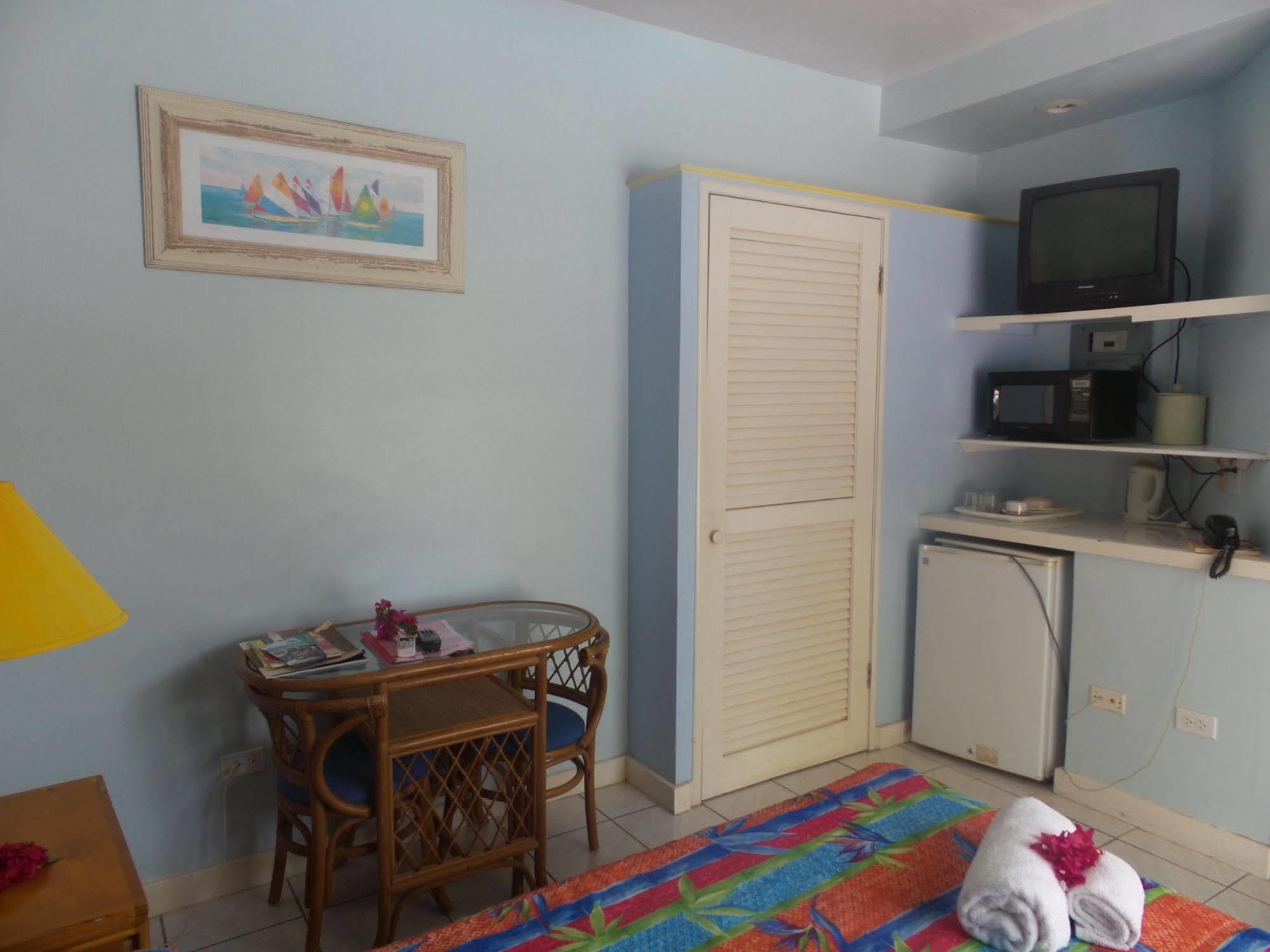 Anchorage Inn Dickenson Bay Dış mekan fotoğraf